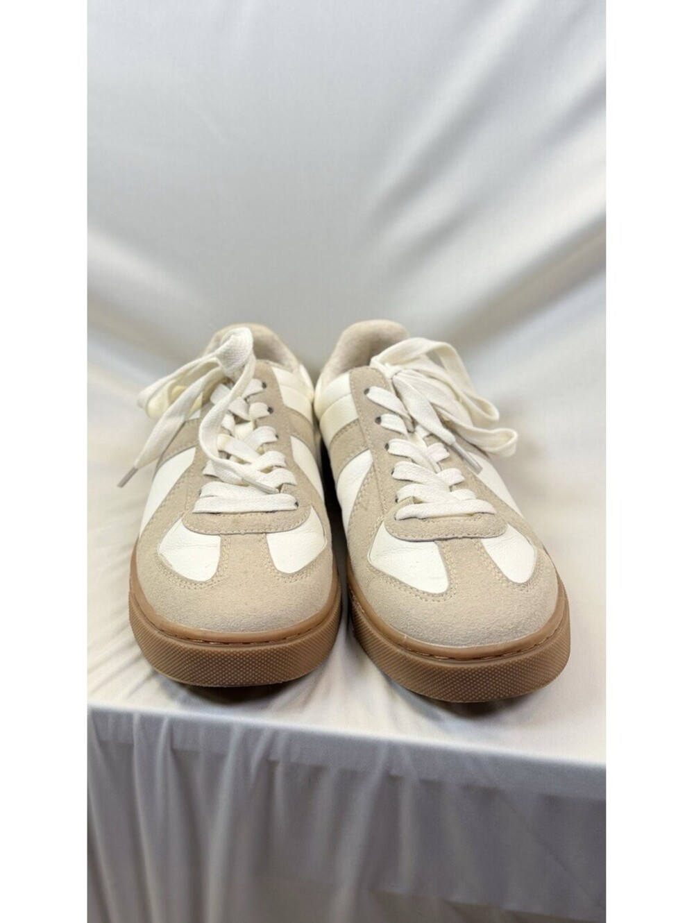 Sincerely Jules Bailey Women’s Colorblock Lace-Up Low Top Sneakers Beige/White 8